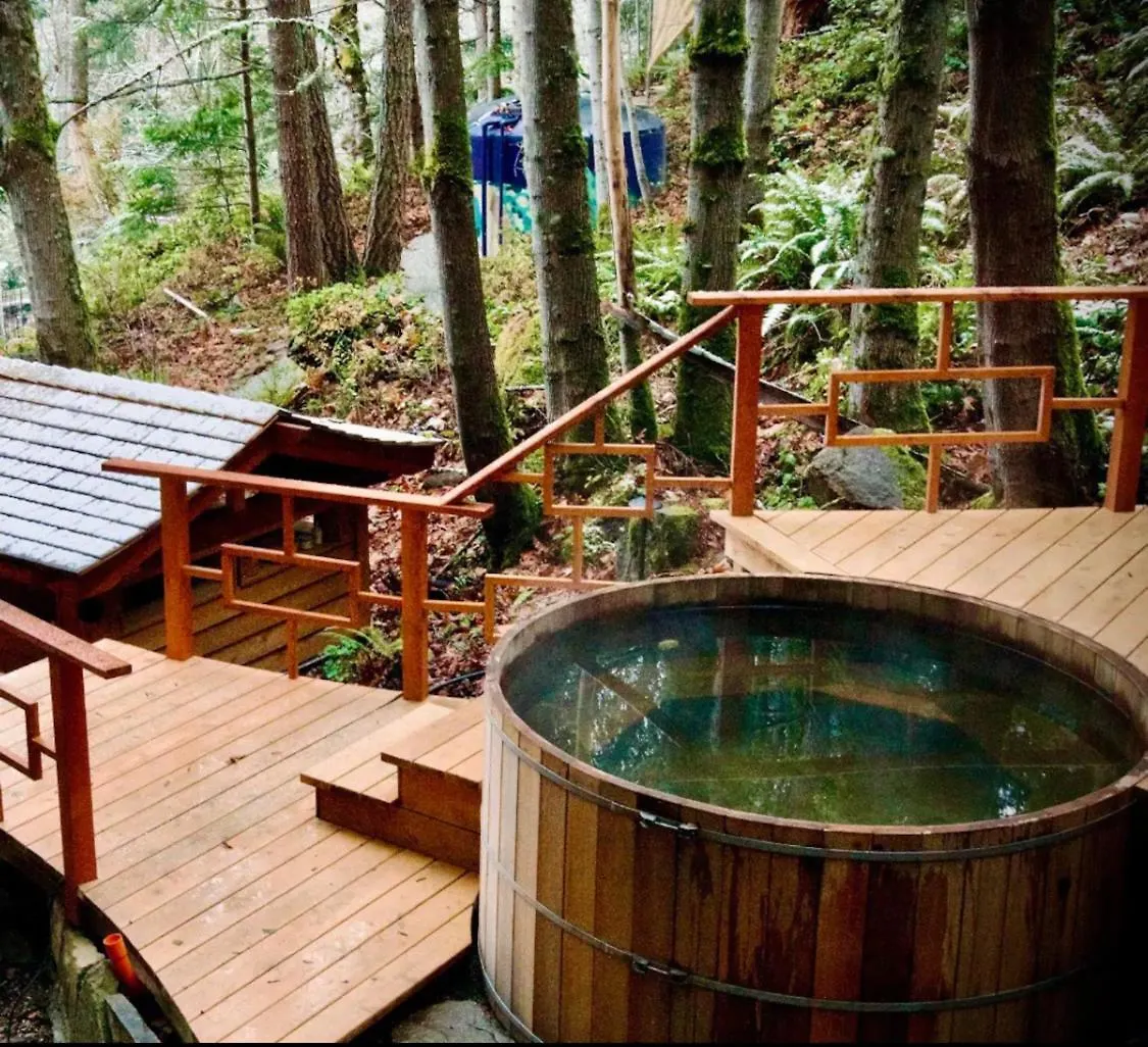Sungate On Salt Spring - Luxurious Suite With Cedar Hot Tub & View Ganges