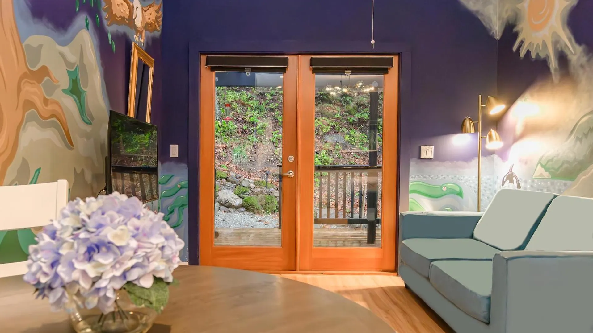 Sungate On Salt Spring - Luxurious Suite With Cedar Hot Tub & View Ganges Bed & Breakfast