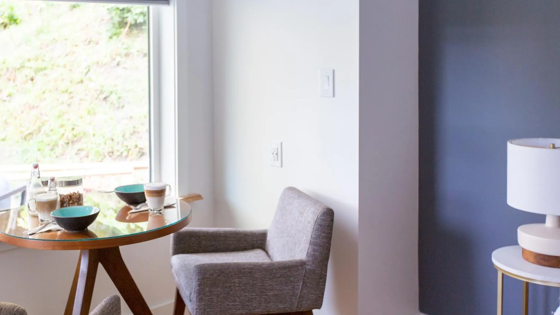 Sungate On Salt Spring - Luxurious Suite With Cedar Hot Tub & View Ganges Bed & Breakfast