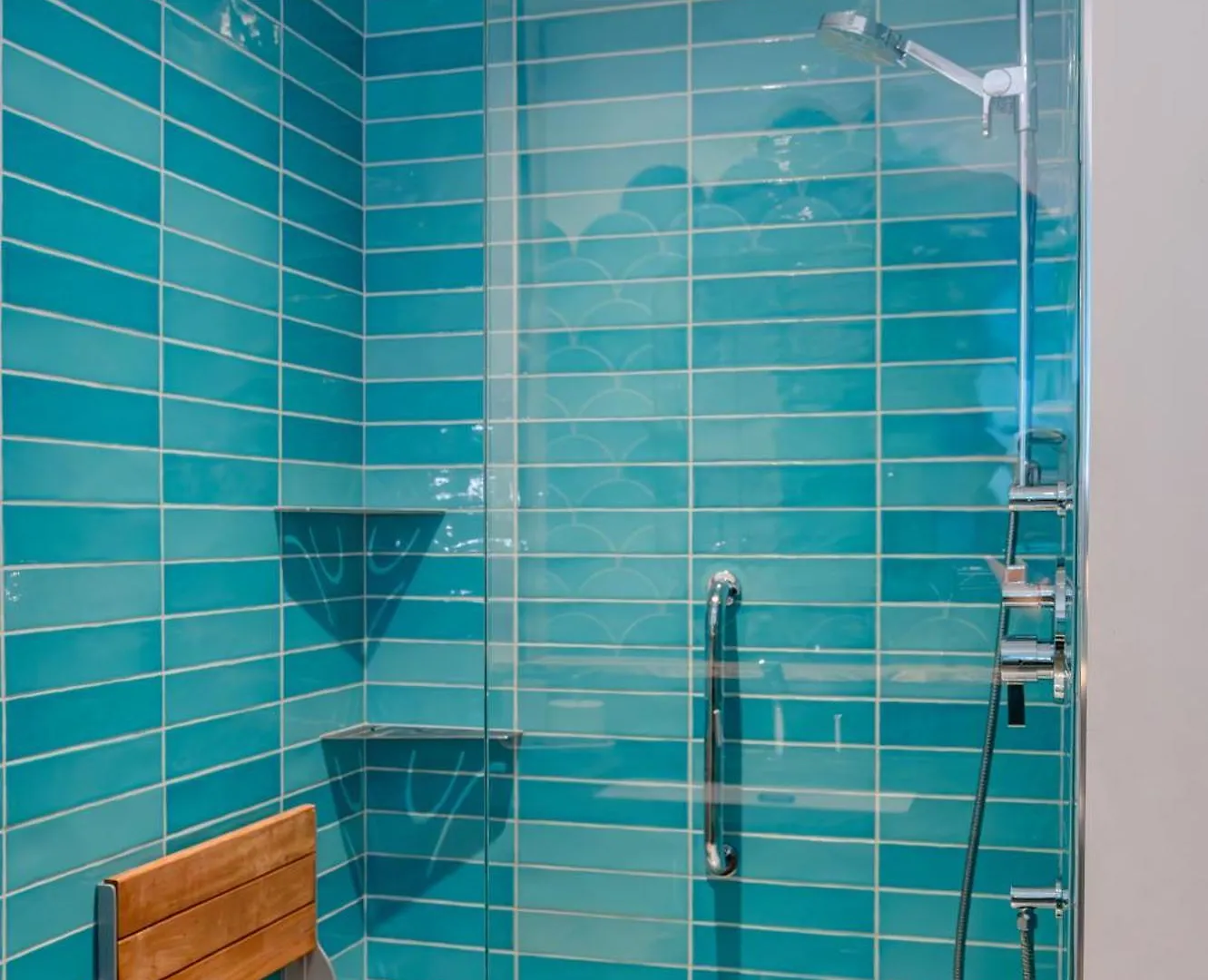 Sungate On Salt Spring - Luxurious Suite With Cedar Hot Tub & View Ganges
